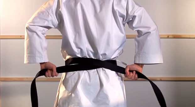 how_to_tie_karate_belt_step_3.jpg