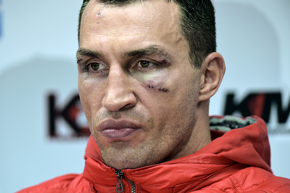 Кличко получил травму и не выйдет на ринг до конца года